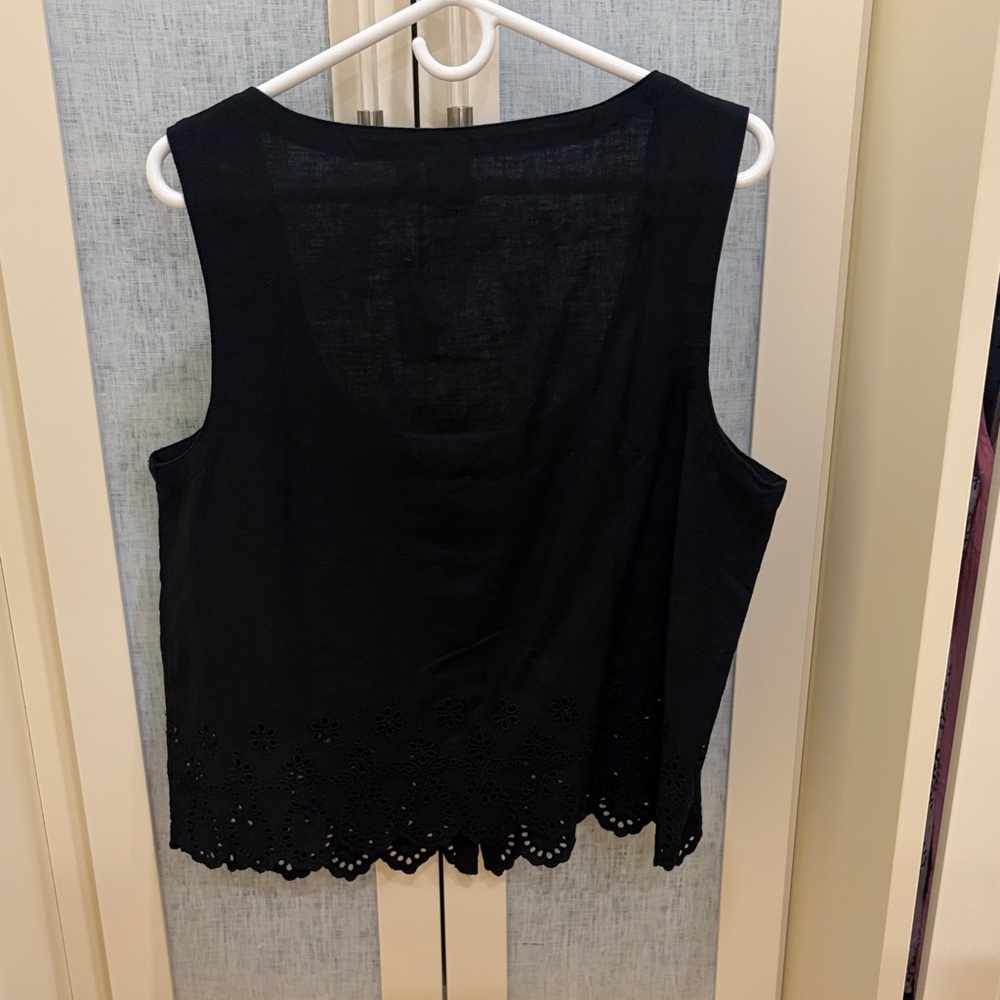 GAP Black Eyelet-Hem Button-Front Sleeveless Cami… - image 2